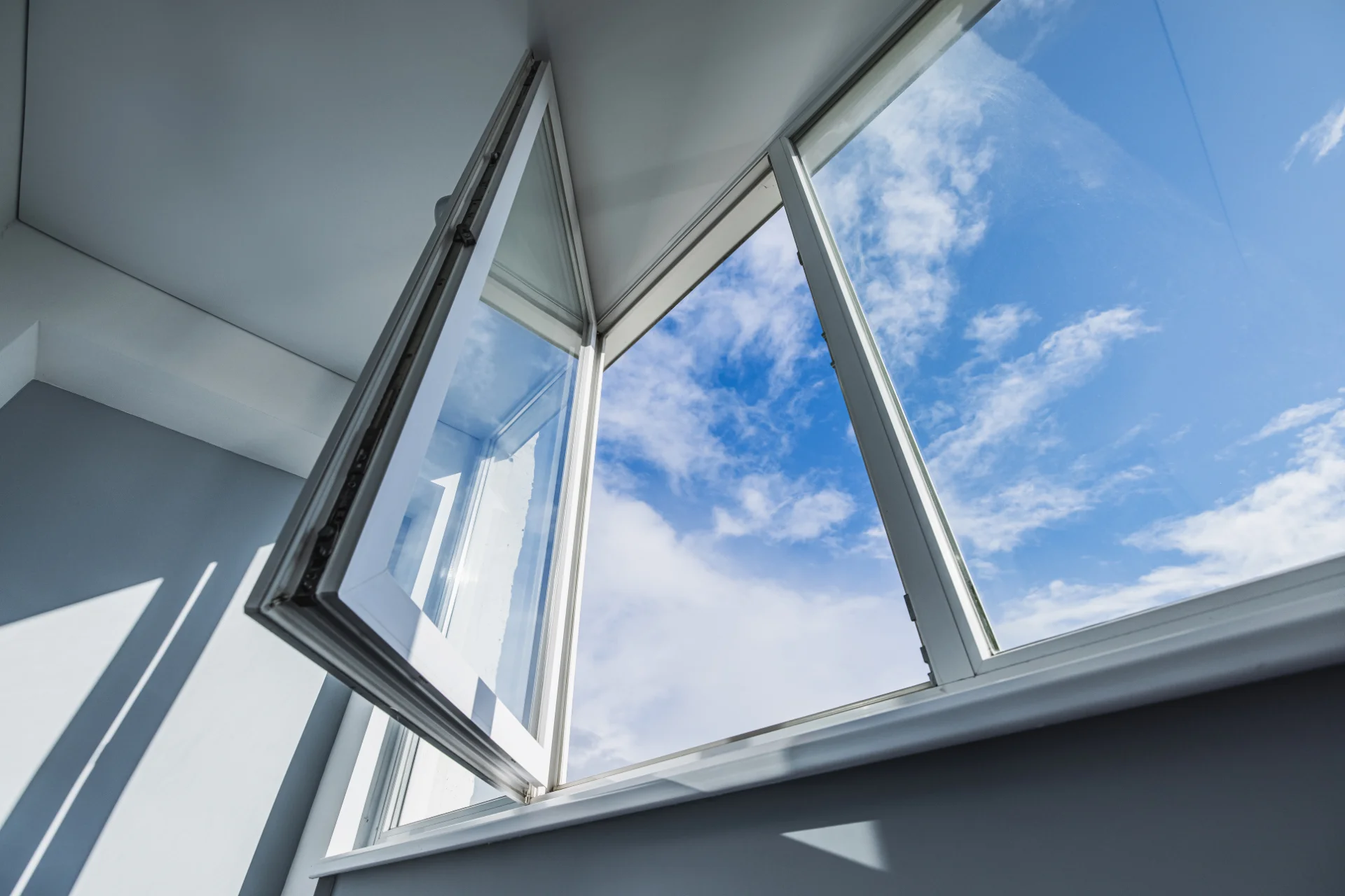 VLX 80 Casement Window in Lantana, FL | Sightline Windows & Doors Lantana - detail 1